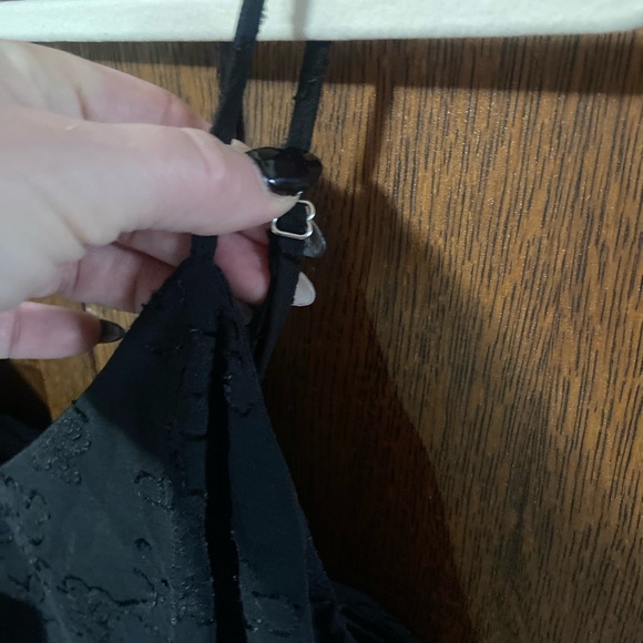 This dress is gorgeous! NWT size M ruffled layered dress - Picture 7 of 8